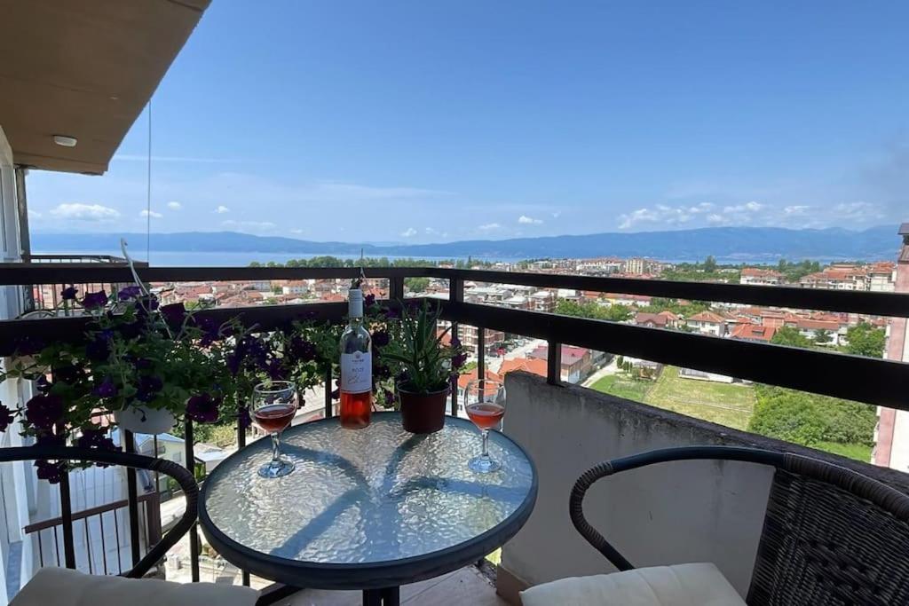 Stunning Lake And Mountain Views - Velkoski Apartments โอครีด ภายนอก รูปภาพ